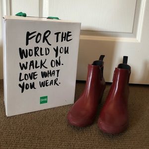 Cougar Red Rainboots